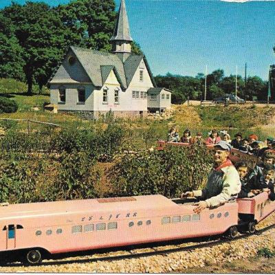 Lollipop Farm Train With Icehouse